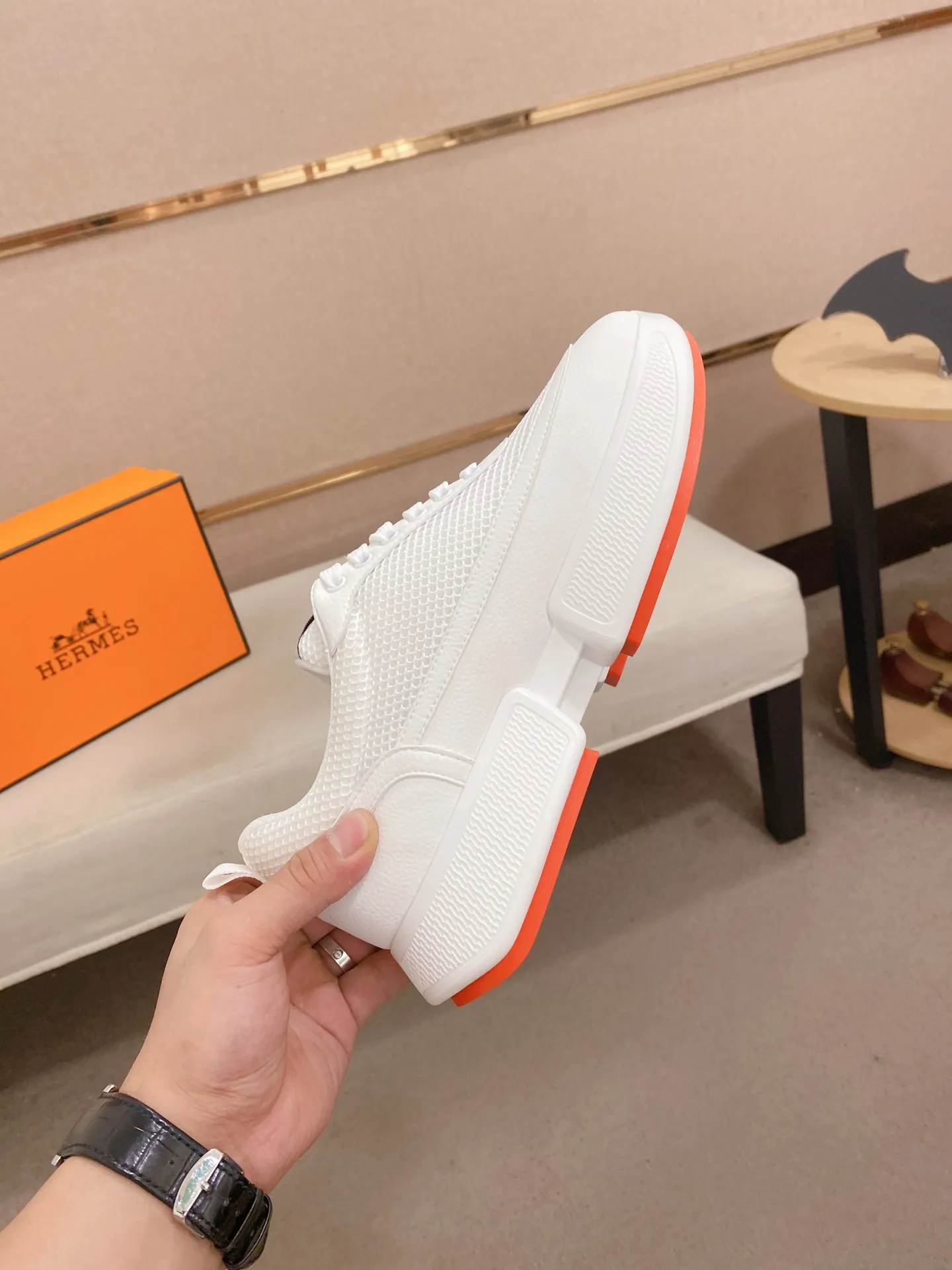 Men's clothing and shoes💰: 462💰《HERMES》【Classic Original Version】Hermès; Top 🔝 Purchasing Agency 🔍🔍Men's latest 🇺🇸 counters are on sale simultaneously, imported from Italy original ▲▲cowhide ▲▲ (high-end, extravagant and classy) ) Exquisite workmanship (Italian 🇮🇹 imported water-dyed 🐂 cowhide lining) sole: original sole provided by the original factory, ⚠️exclusive double-layer activity·TPR·rubber·combined molded outsole; super comfortable·wear-resistant·non-slip·environmental protection The real thing is more beautiful if you take the real thing (high quality, follow the order). You can enter and exit the counter at will * Number of yards: 38-44 (45 can be customized and cannot be returned or exchanged)
